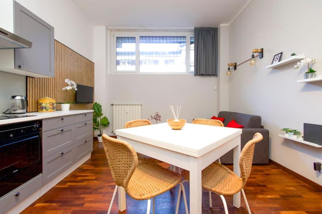 Apartment Naviglio Grande - Duomo In 15 Minuti Mailand